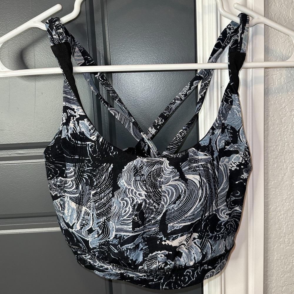 Lululemon sports bra